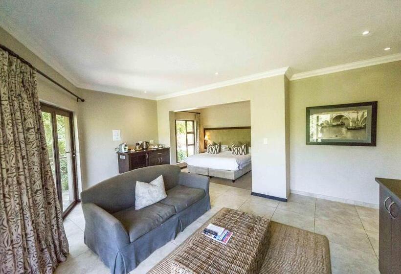 غرفة عائلية, The Blades