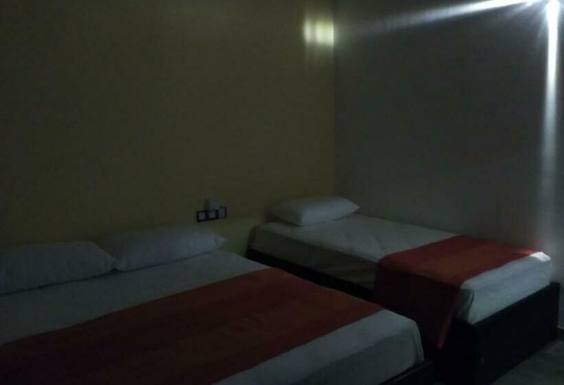 Трехместный Номер Deluxe, Adara Negombo