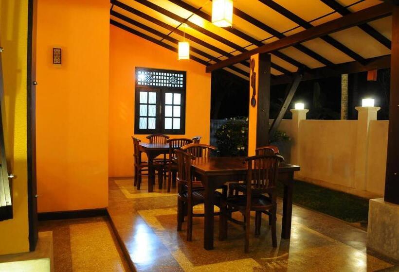 חדר דלוקס, Adara Negombo