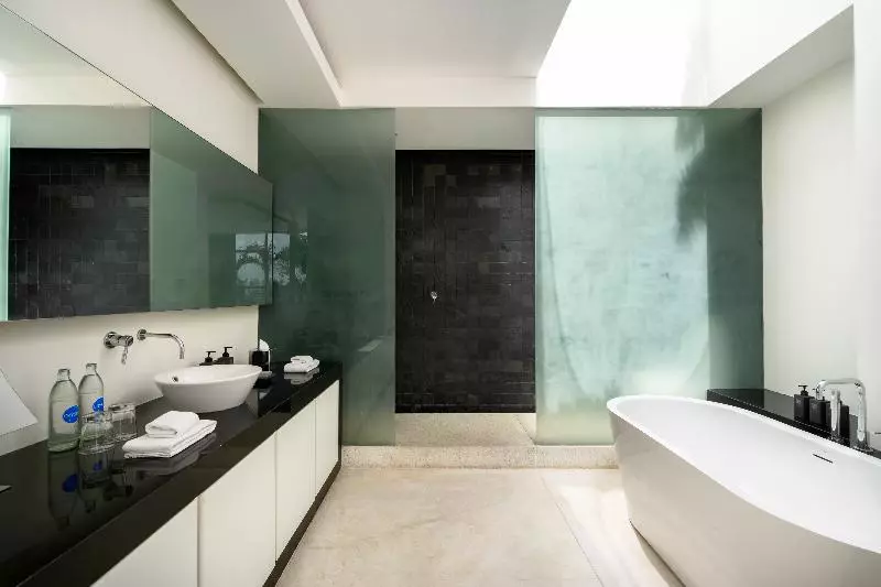 ویلای 3 خوابه, Samujana Villas