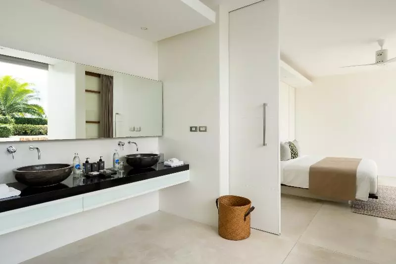 ویلای 3 خوابه, Samujana Villas