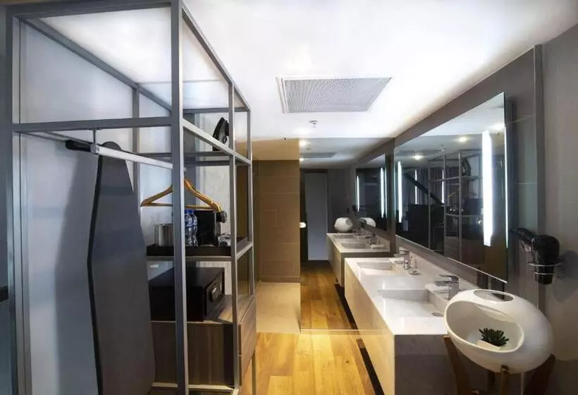 キングサイズベッドのスイートルーム, Ac Hotel By Marriott Guadalajara Mexico