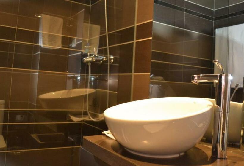 اتاق استاندارد با چشمانداز دریا, Art House