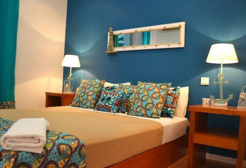 اتاق استاندارد با چشمانداز دریا, Art House