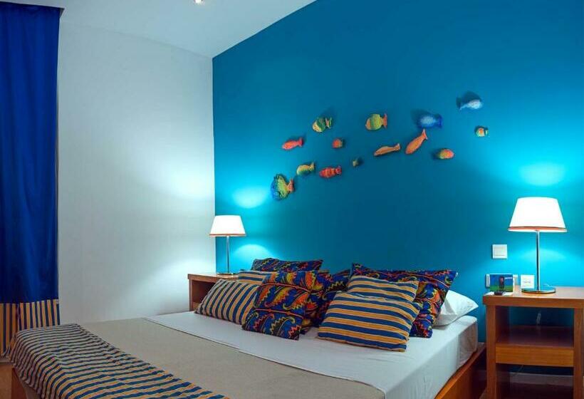 اتاق استاندارد با چشمانداز دریا, Art House