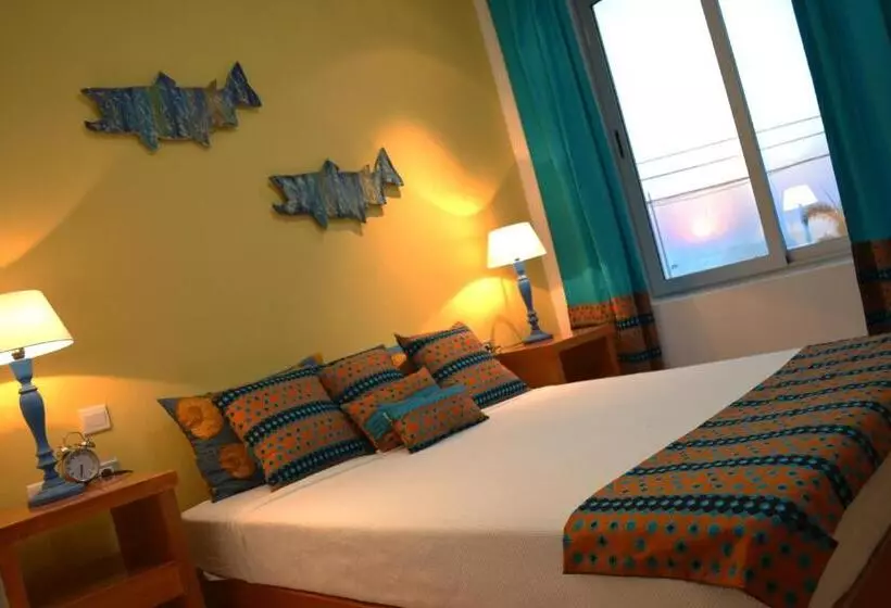 Deluxe Suite King Bed, Art House