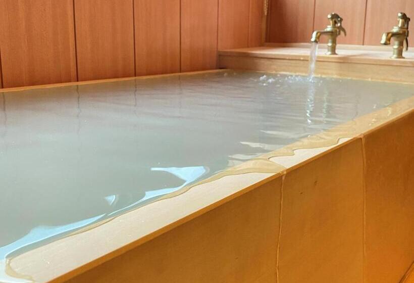 סוויטה עם ג'קוזי, Kashoutei Hanaya