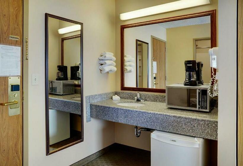 Номер Deluxe, Nova Inn Kindersley