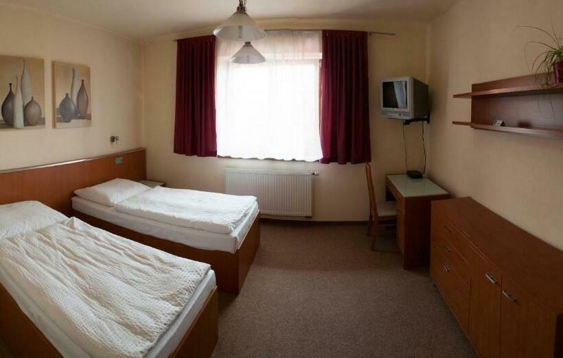 スタンダードルーム, Ostrov Garni