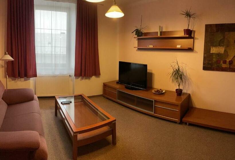 スイート, Ostrov Garni