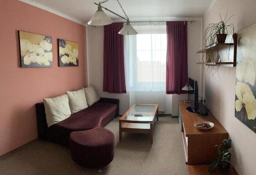 スイート, Ostrov Garni