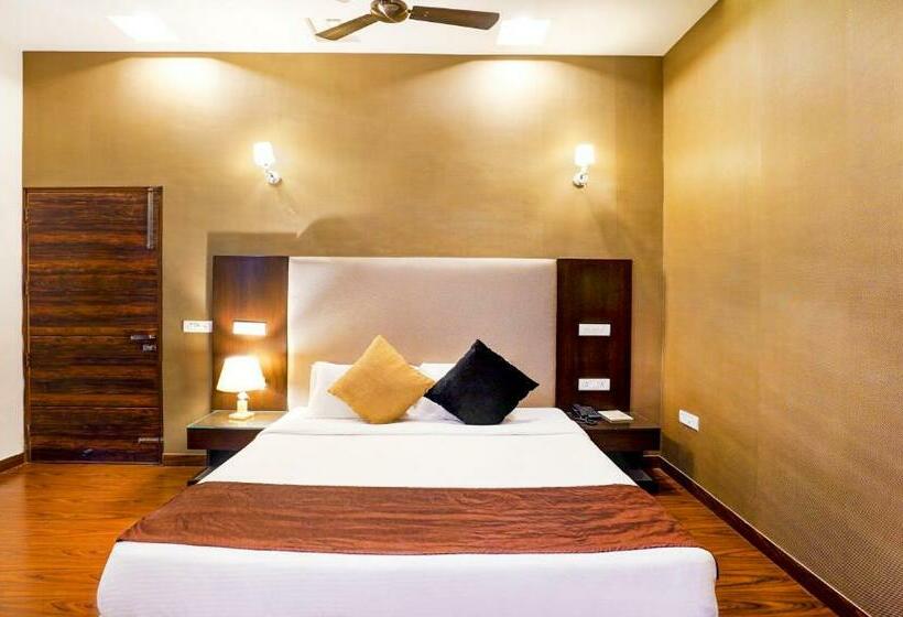 اتاق لوکس, Redwood Resort