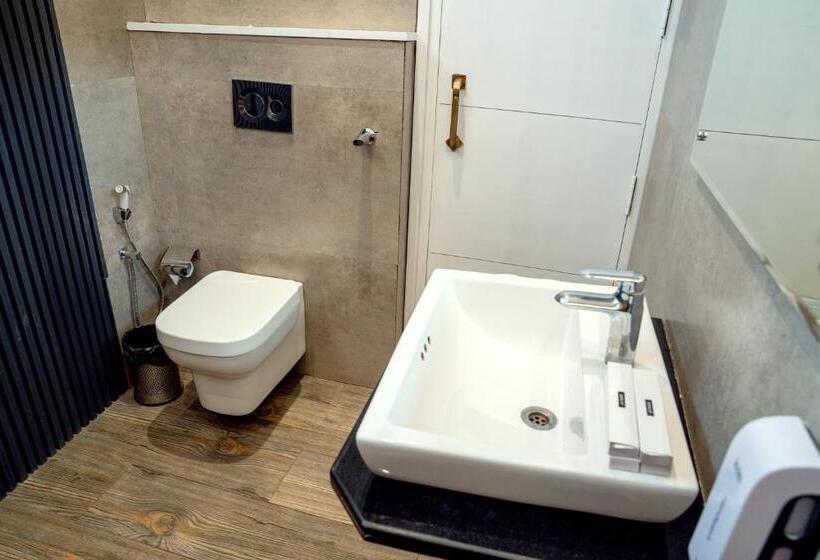 اتاق لوکس, Redwood Resort