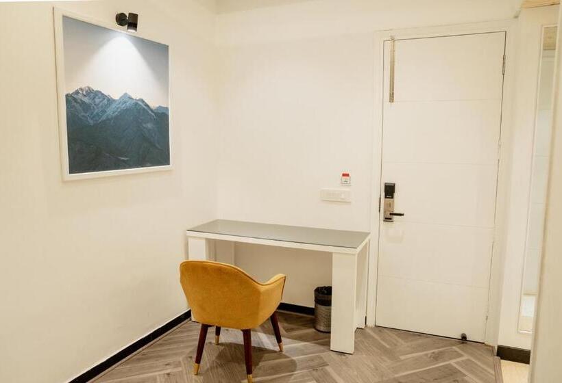 اتاق لوکس, Redwood Resort