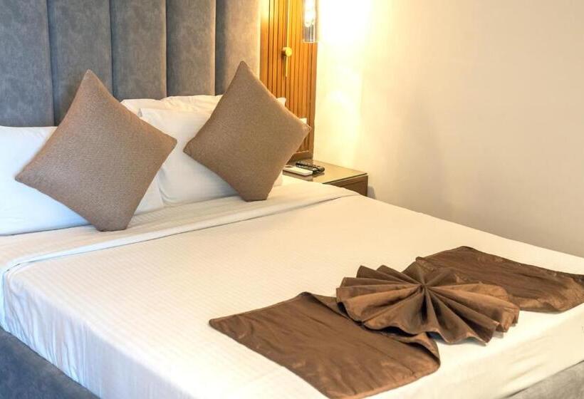 اتاق لوکس, Redwood Resort