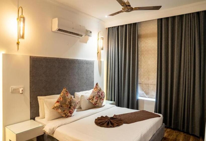 اتاق لوکس, Redwood Resort