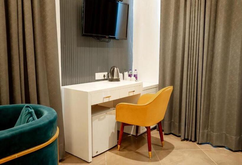 اتاق استاندارد, Redwood Resort