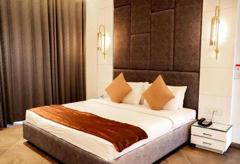 اتاق استاندارد, Redwood Resort
