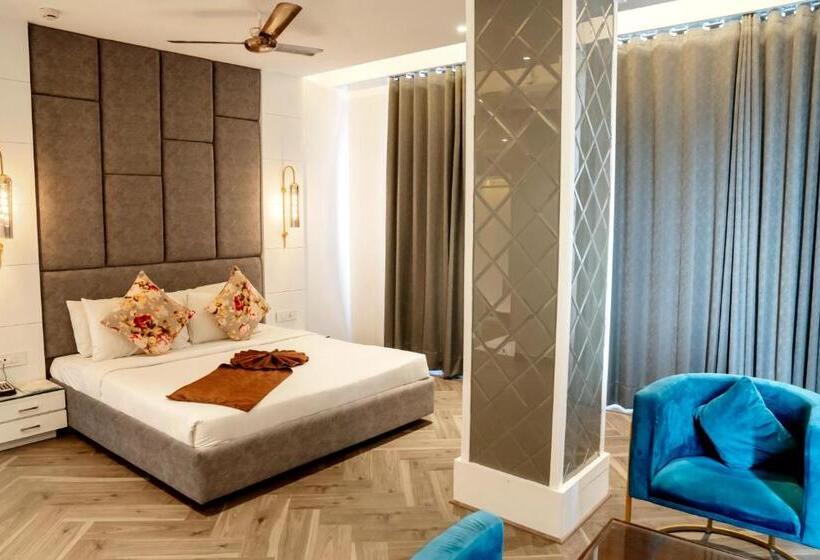 اتاق استاندارد, Redwood Resort