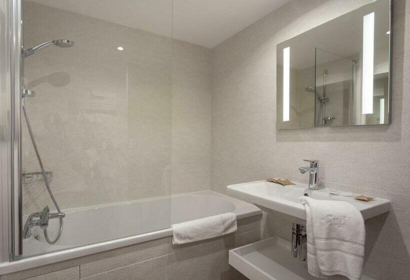 Люкс, Relais Hôtelier Douce France