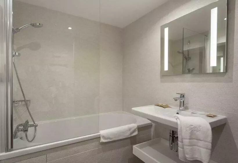 スイート, Relais Hôtelier Douce France