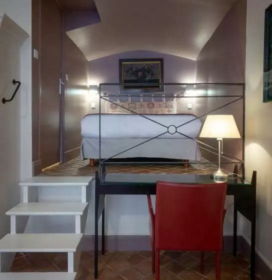 スイート, Relais Hôtelier Douce France