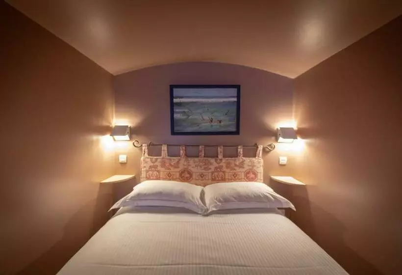 スイート, Relais Hôtelier Douce France