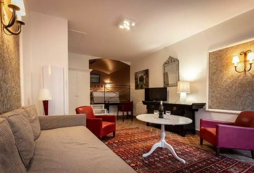 スイート, Relais Hôtelier Douce France