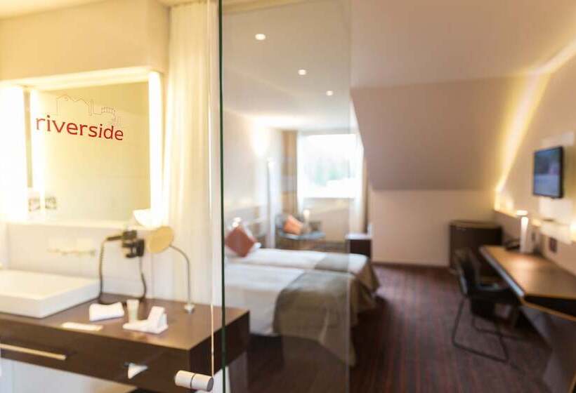 غرفة كومفورت, Riverside