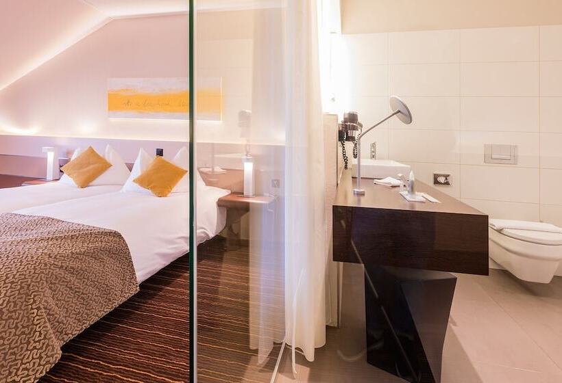 غرفة كومفورت, Riverside