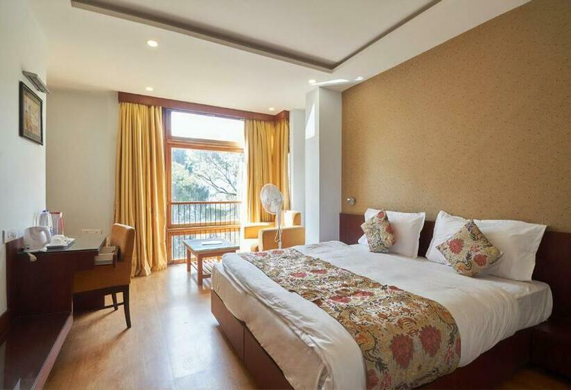 חדר אקזקיוטיב, The Golden Crest