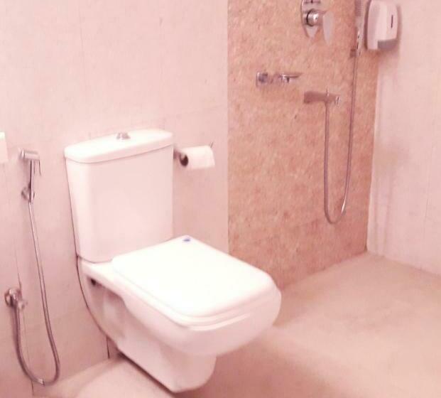 חדר סטנדרט, The Golden Crest