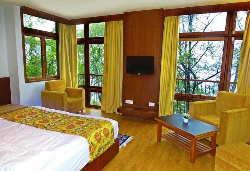 Premium room w/ mountain view, The Golden Crest