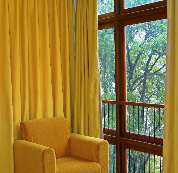 Premium room w/ mountain view, The Golden Crest