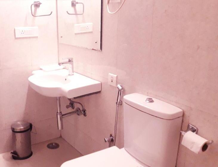 Premium room w/ mountain view, The Golden Crest