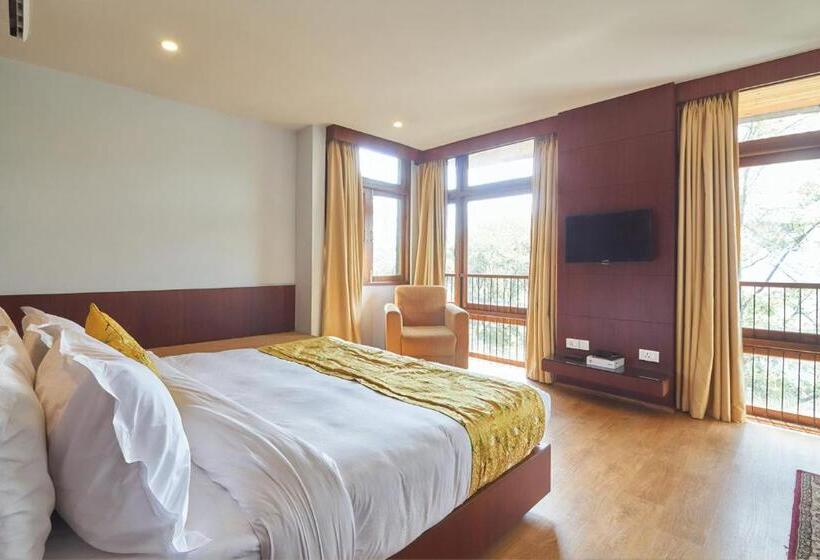 Premium room w/ mountain view, The Golden Crest