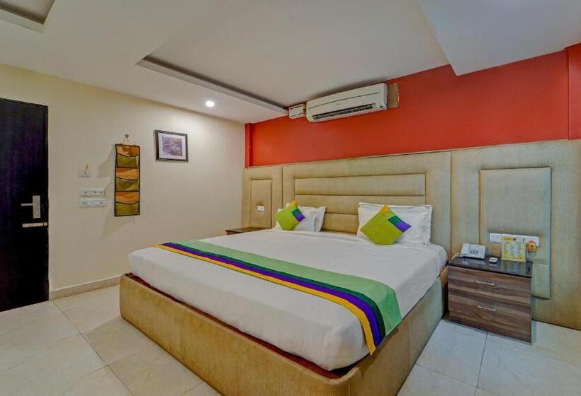 Номер Superior, Treebo Elan