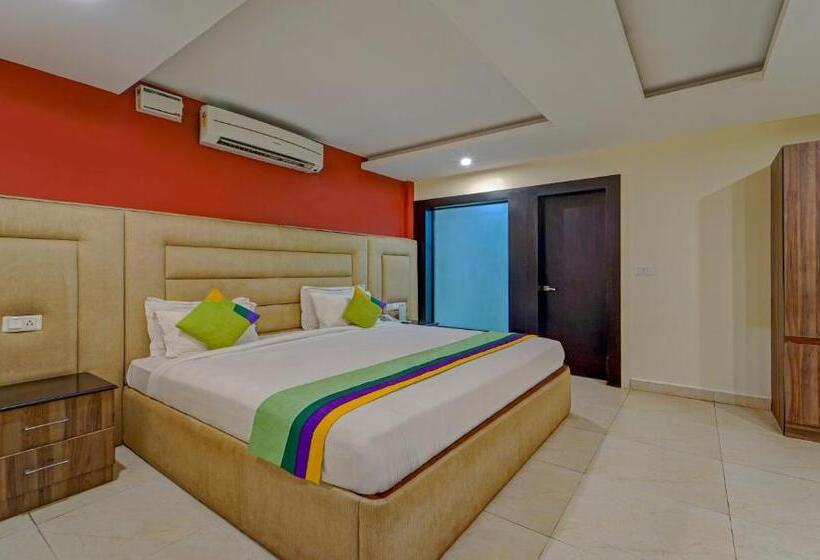 Номер Superior, Treebo Elan