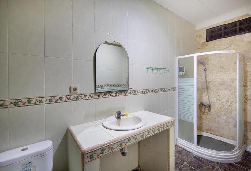 חדר משפחתי, Lumbung Sari Legian