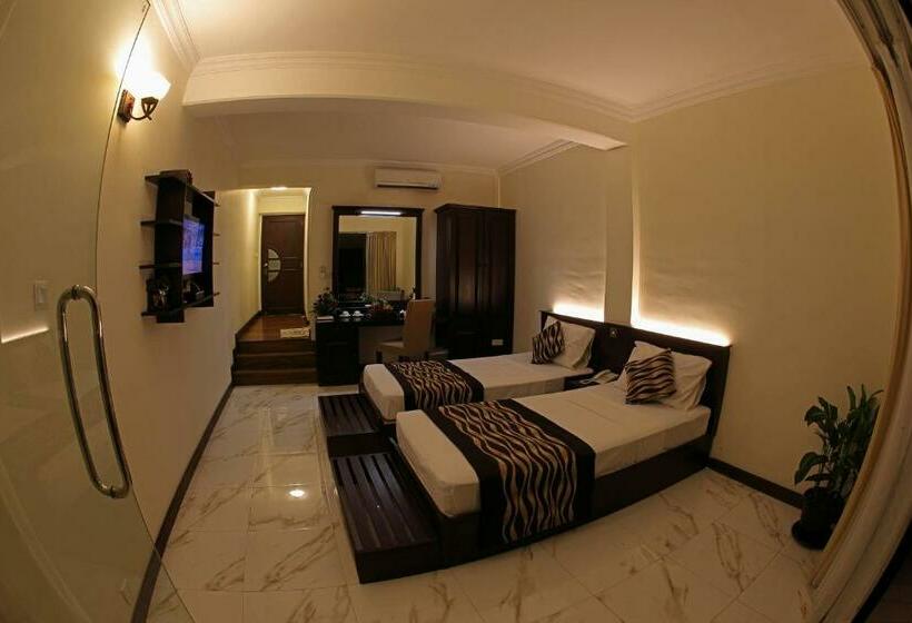 Deluxe Zimmer, Cafe Aroma Inn