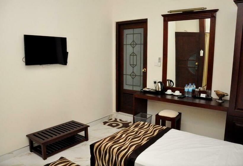 Deluxe Zimmer, Cafe Aroma Inn