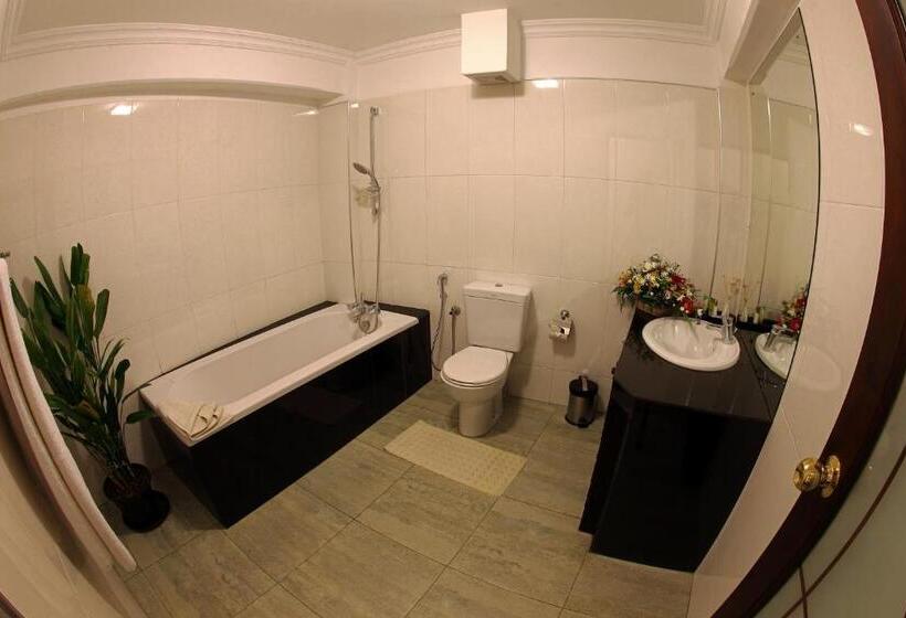 Deluxe Zimmer, Cafe Aroma Inn