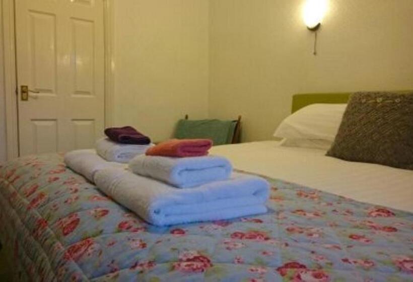 Номер Стандарт Вид на Реку, Lyndhurst Guest House