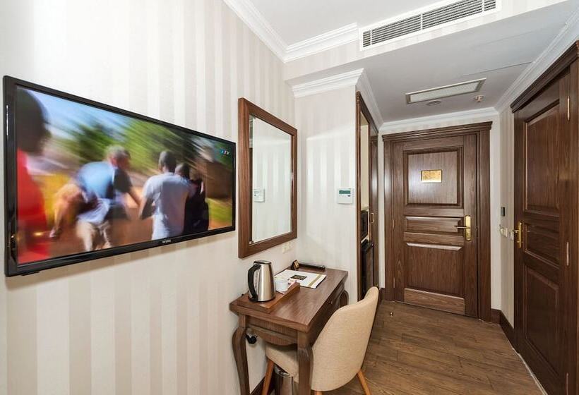 اتاق اکونومی, The Central Hotel