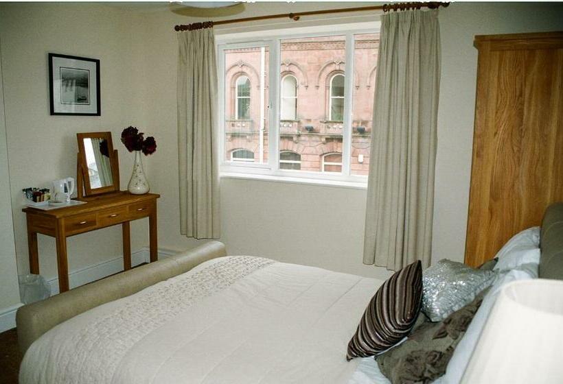 غرفة عائلية, The Lounge Hotel & Bar