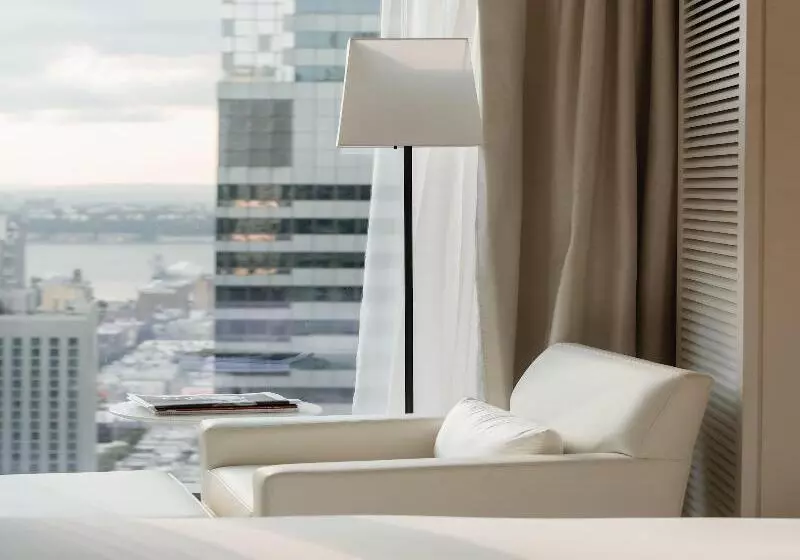 Standard Yhden Hengen Huone, The Lounge Hotel & Bar