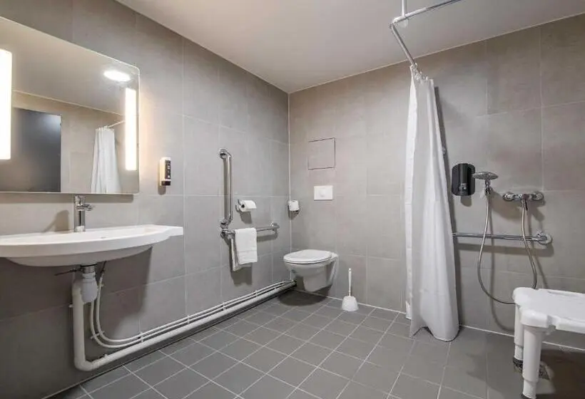 身障者適用スタンダードルーム, B&b Hotel Nîmes Caissargues