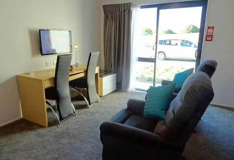 スイート, Bks Premier Motel Hamilton