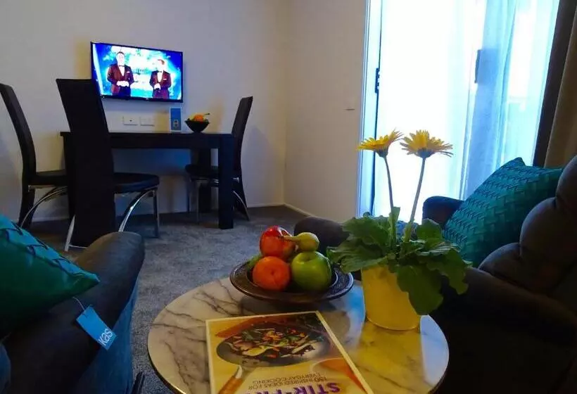 デラックススイート, Bks Premier Motel Hamilton
