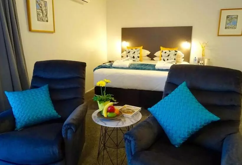 デラックススイート, Bks Premier Motel Hamilton